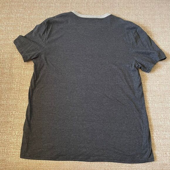 Kenneth Cole T-Shirt - Picture 2 of 4